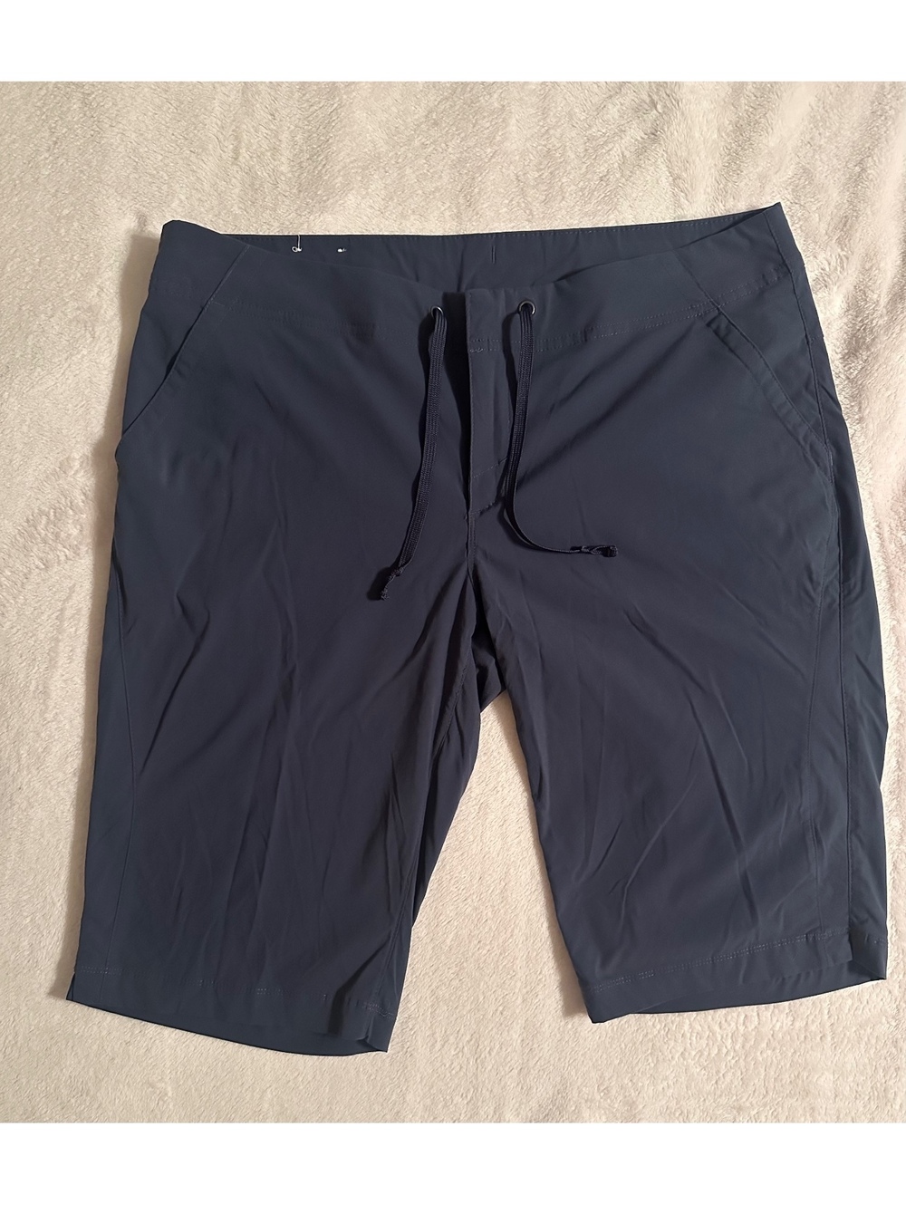 Columbia Sports Active/Outdoor Apparel – Women’s Size 14 – Excellent Condition